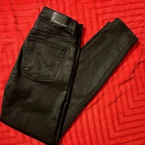 Black skinny shiny Kendall + Kylie
Kontour High Rise pants